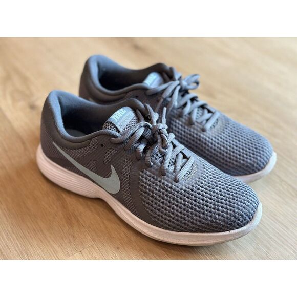 Size 7.5 - Nike Revolution 4 Ocean Bliss Women's Sneakers - Picture 2 of 6